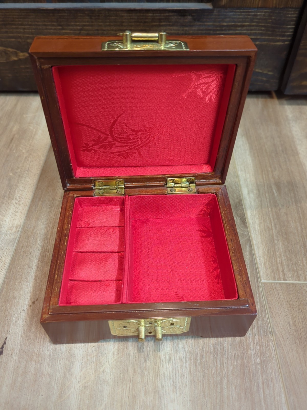 Vintage Lacquered Asian Wood Jewelry Box Mother Of Pearl Inlay