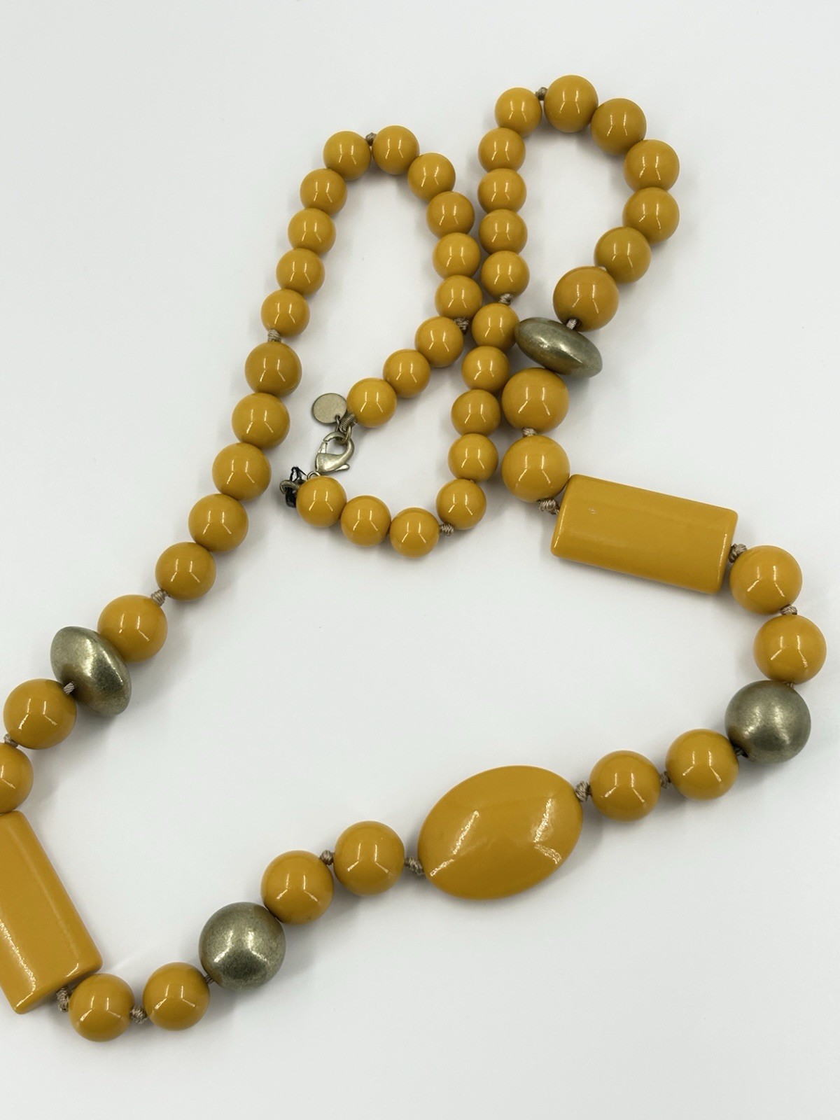 Modern TRIFARI Chunky Acrylic Mustard Yellow & Gold Tone Necklace Womens 34 Inch