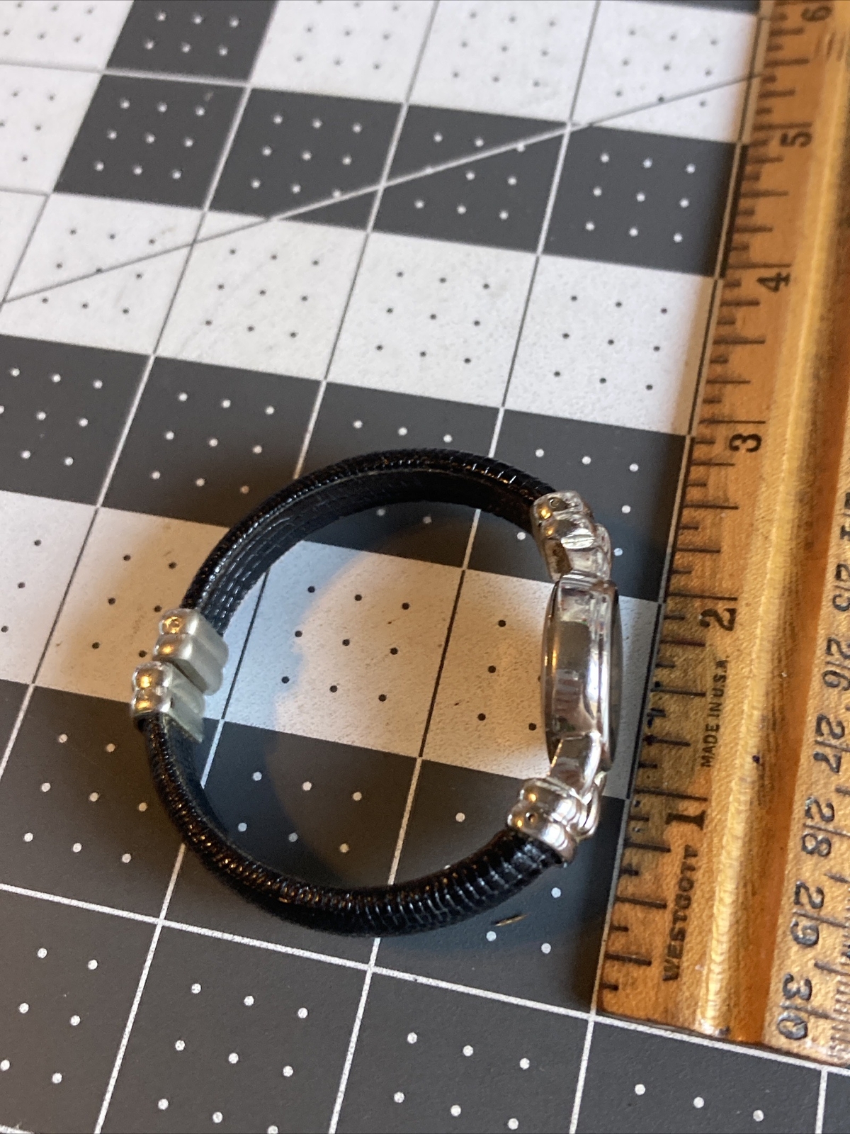 Joan River Classic Quartz V377 Watch Rare Item(works/missing knob)