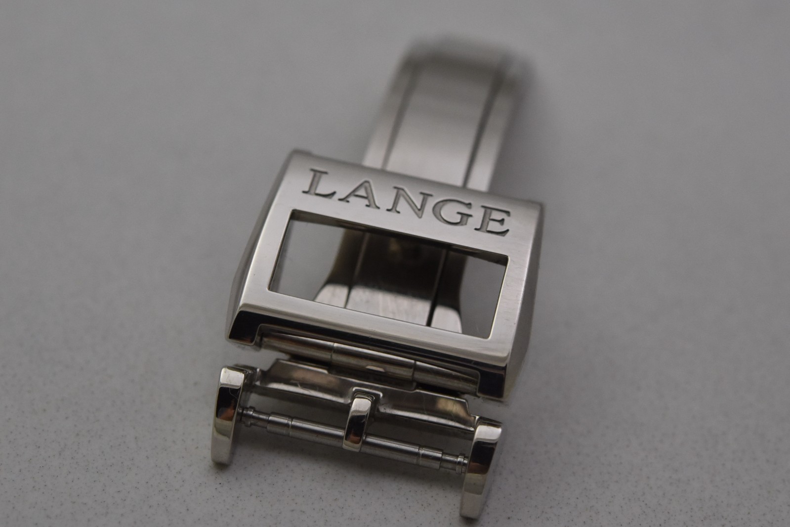 A Lange & Sohne PT950 Platinum deployant buckle clasp, 16mm, excellent
