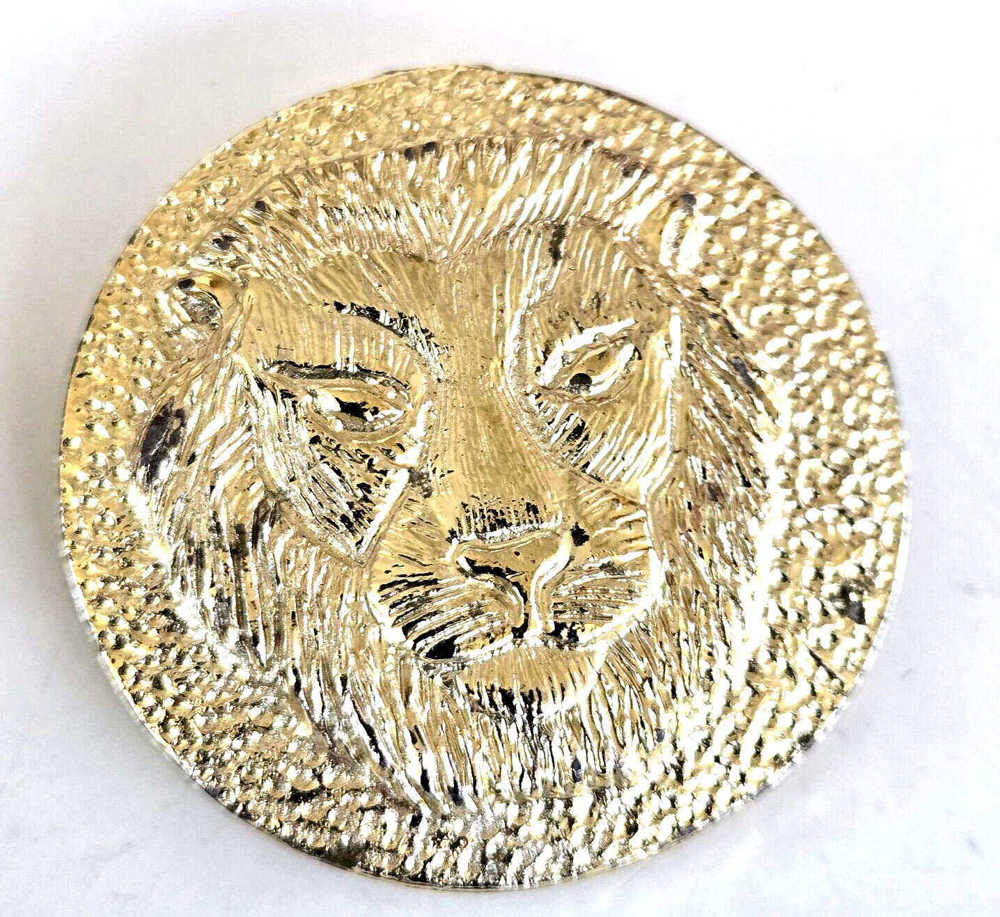 Vintage Lion Face Round Gold Tone Scarf Clip 1-3/8″