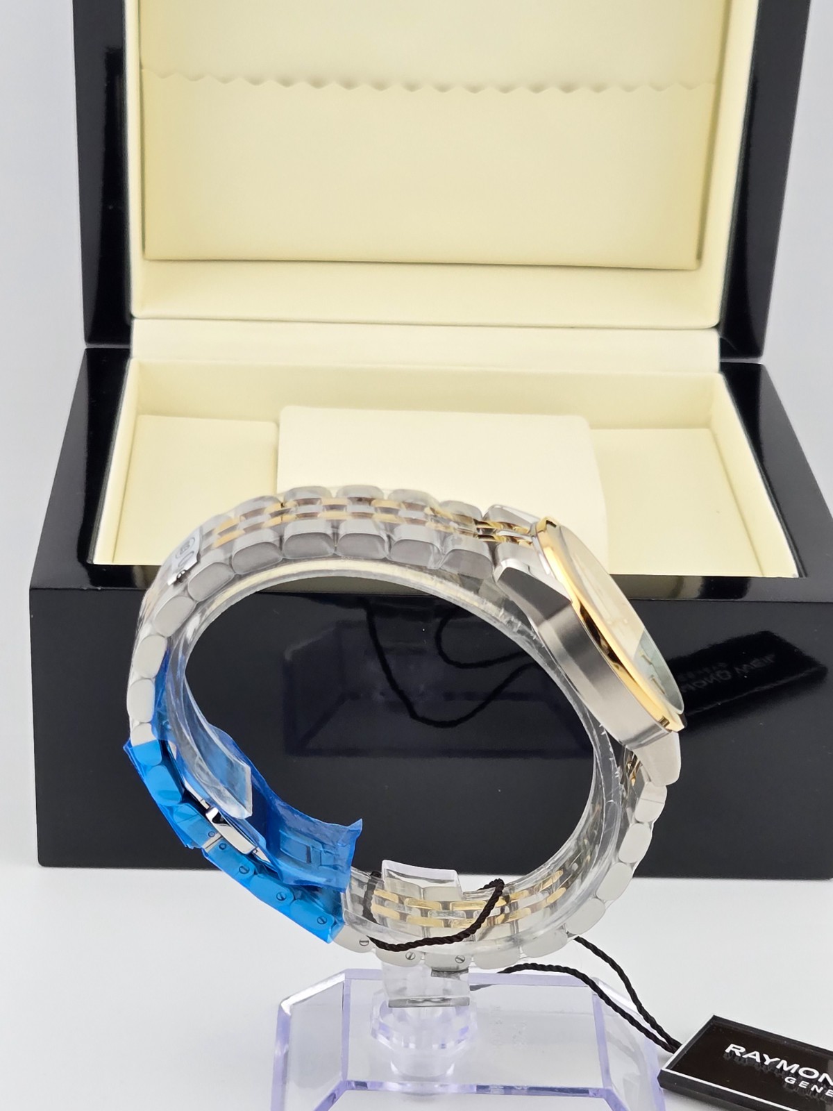 Raymond Weil Freelancer MOP Dial Women’s Watch 5634-STP-97021 ($1375 MSRP)