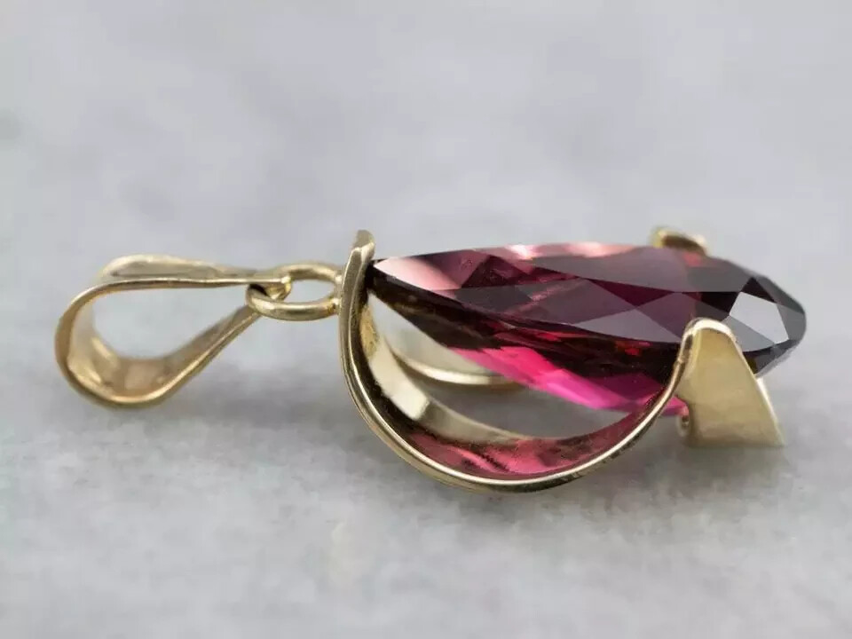 2.00Ct Pear Cut Red Ruby Solitaire Pendant 14K Yellow Gold Finish 18″ Free Chain