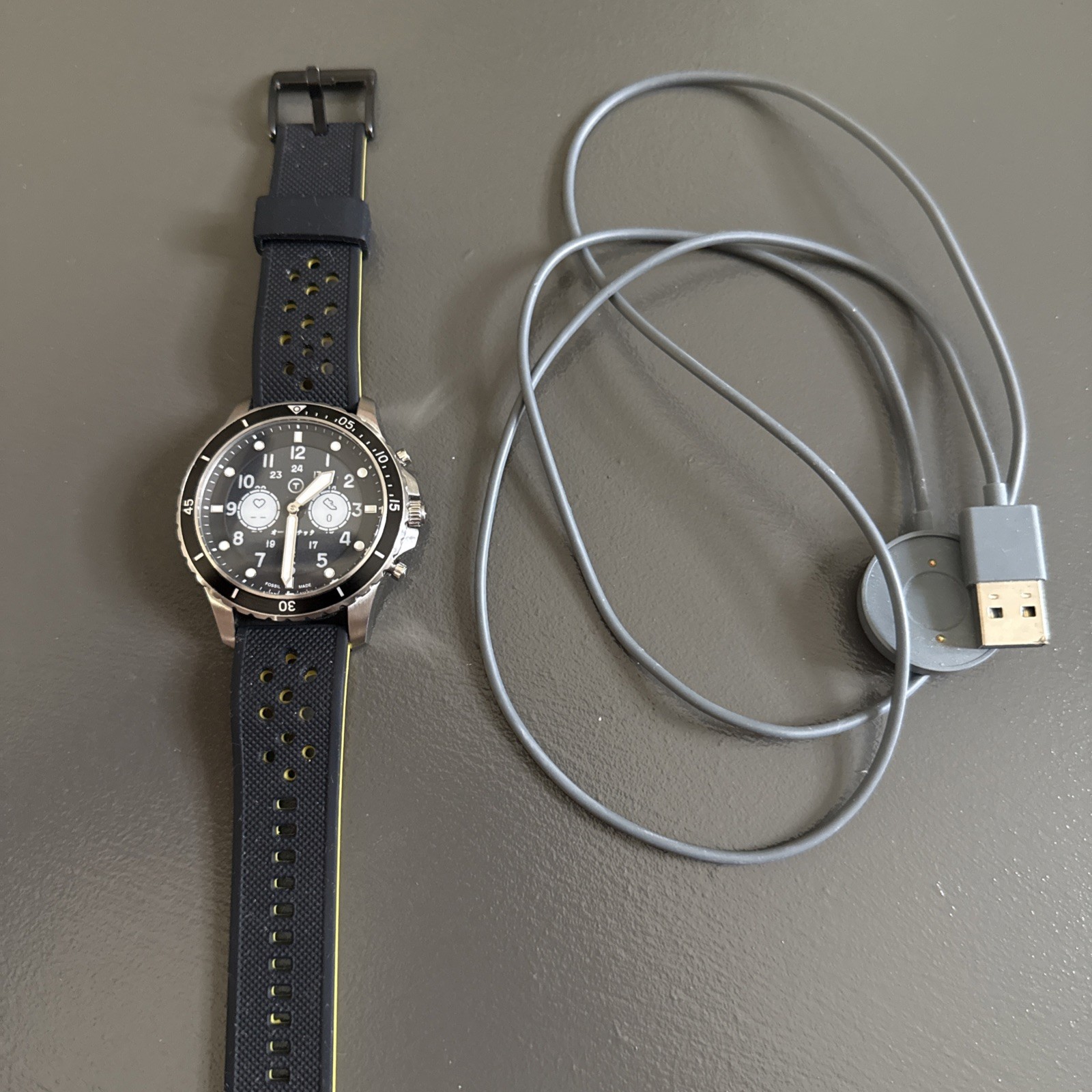 Fossil Hybrid 44 mm Smartwatch w/ Silicon Band (Model DW8F3)