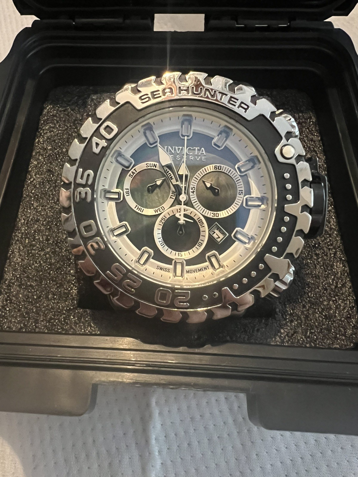 Invicta Sea Hunter Men Model 34591 – Men’s Watch Quartz (Very nice, Rare Watch)