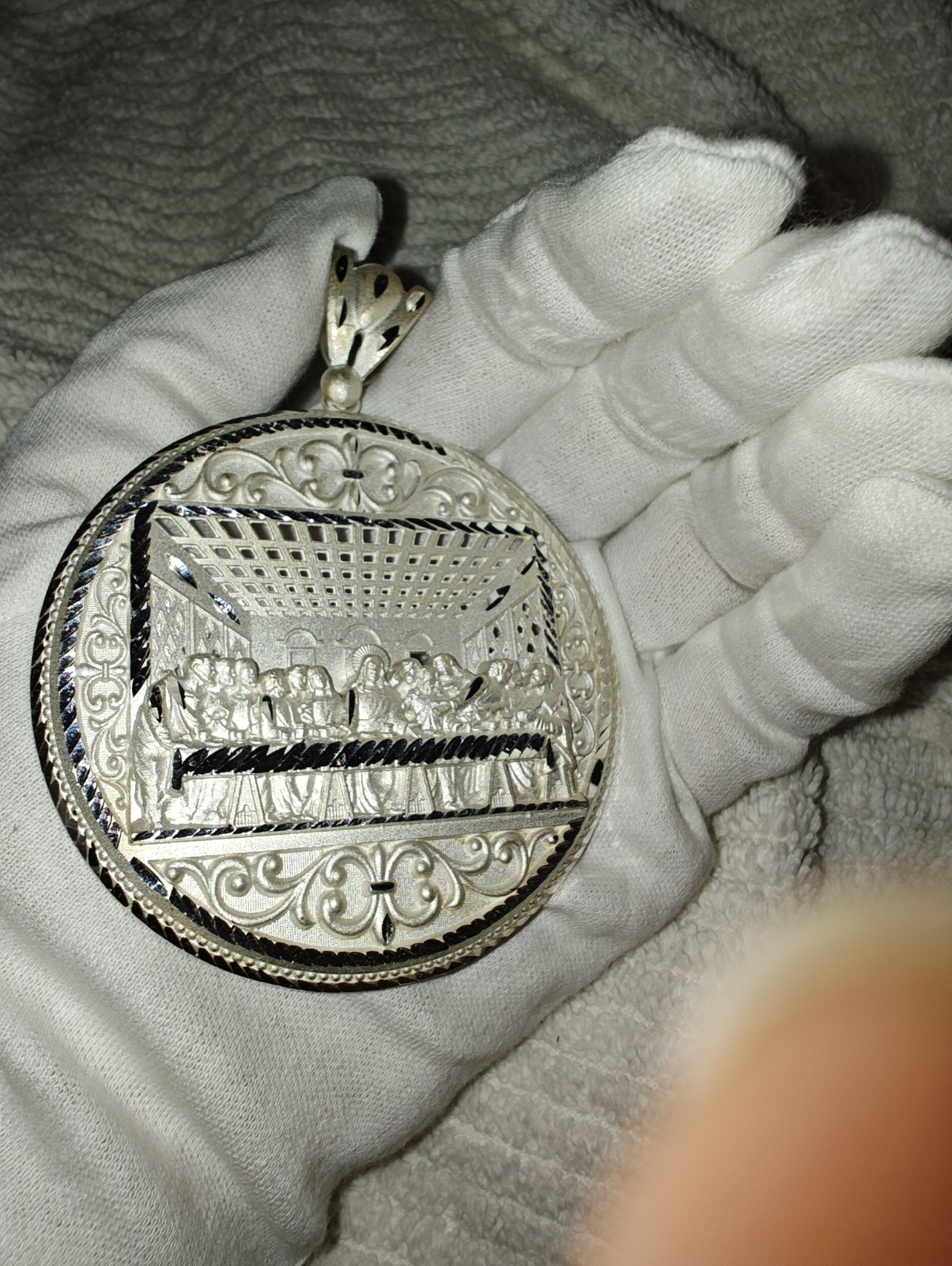 med .925 Round Religious Medal Pendant Medallion Last Supper Design 4″
