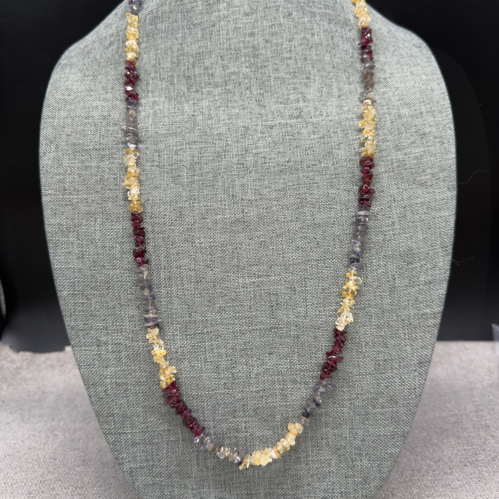 Vintage Necklace Fluorite Garnet Gemstone Pieces 34 Inches Gray Red Golden