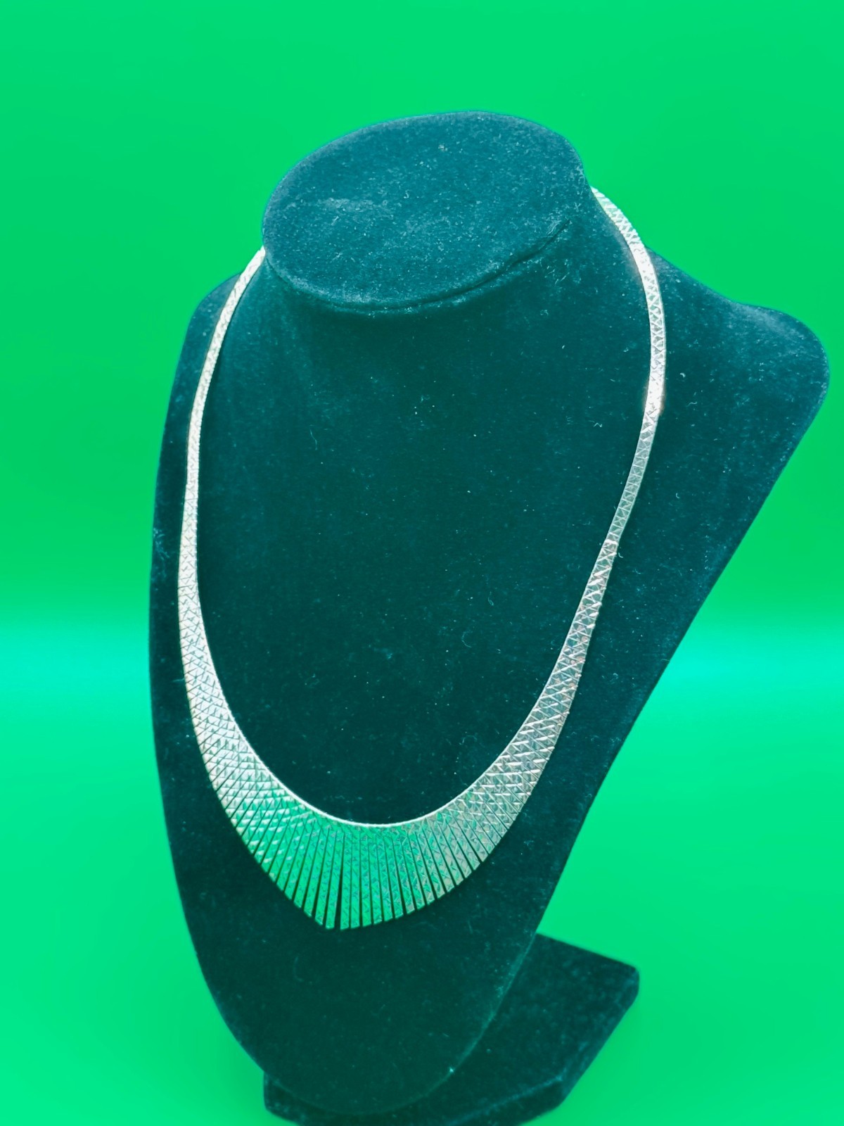Ultra fine Silver Graduated Cleopatra necklace 18 inches with etched texture