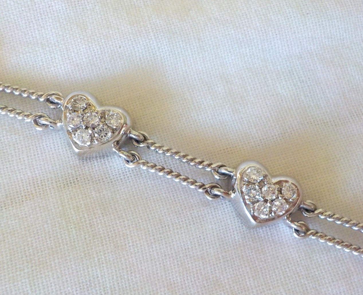 Quality 14K White Gold Heart Bar Diamond Bracelet – 16.6 gms, 6.7 in, 1.08 ctw