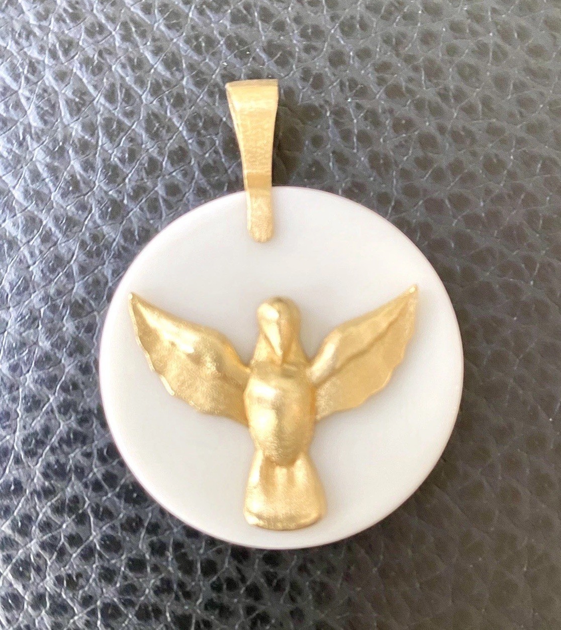 Gorgeous Carla Amorim Holy Spirit Pendant 18k! Brand New!