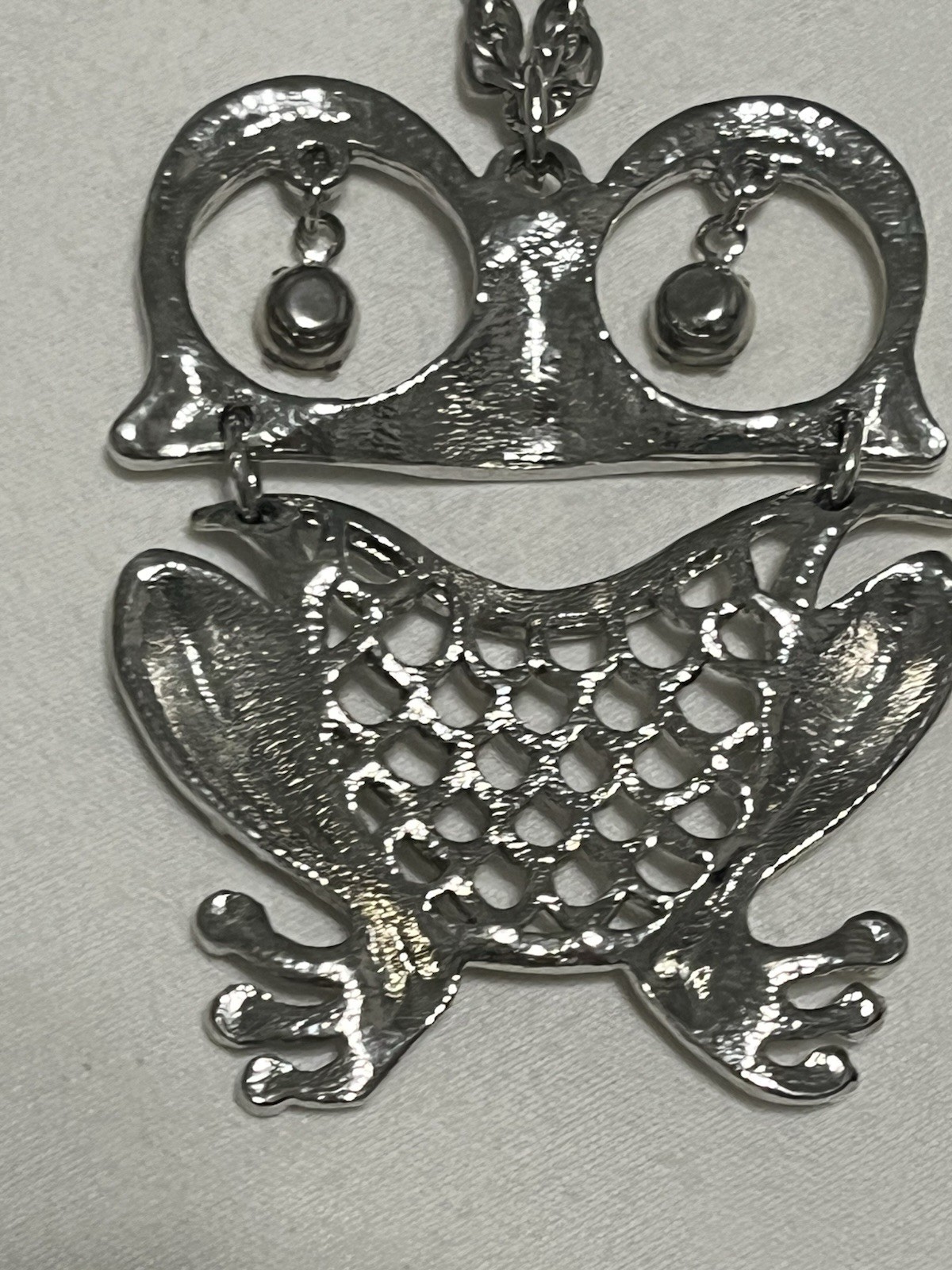 Silver Tone Frog Charm Pendant Necklace Clear Rhinestone Eyes Cable Chain