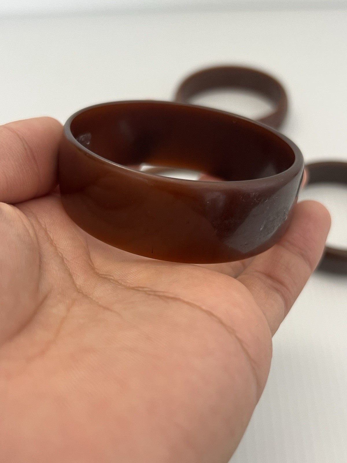 VTG Dark Brown Bakelite Bangle Bracelets – Lot of 4 – Diff Sizes – 1 Carved