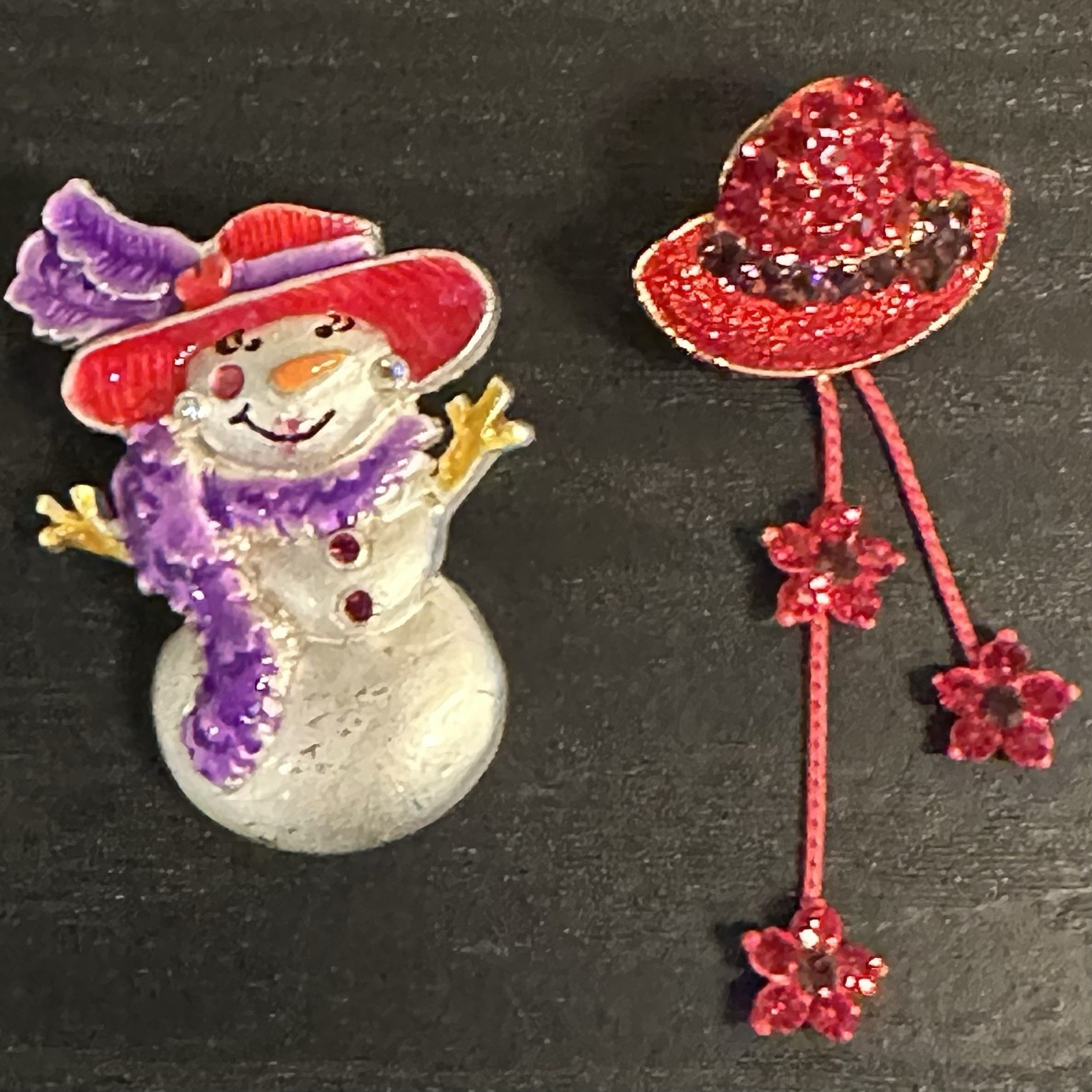 Red Hat Society One AJMC Snowman Brooch One Lapel Pin