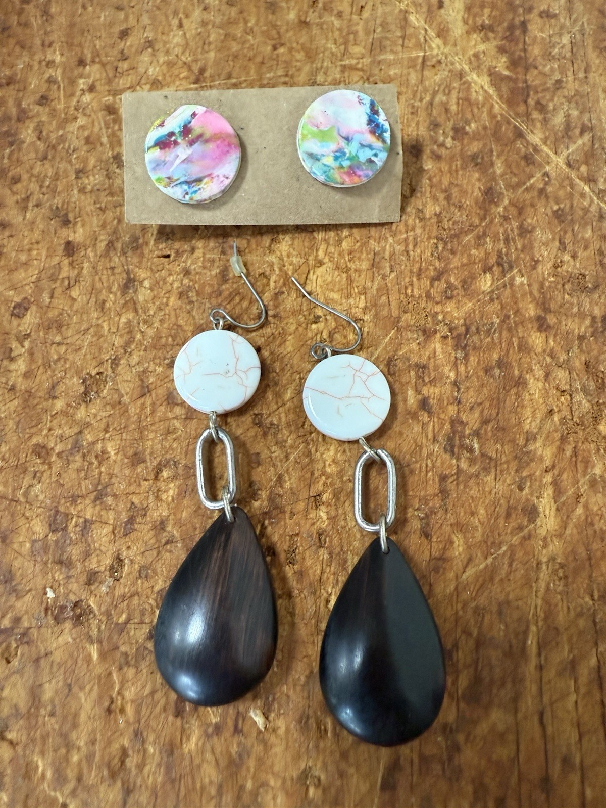 Lot of 2: multicolor round stud & white/black teardrop hook dangle earrings