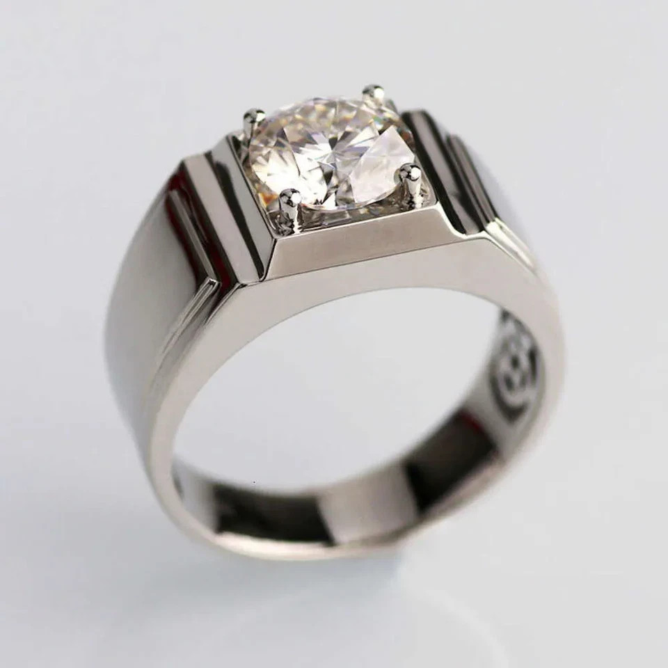 2.50Ct Round-Cut VVS1 Moissanite Men’s Engagement Ring 14K White Gold Plated