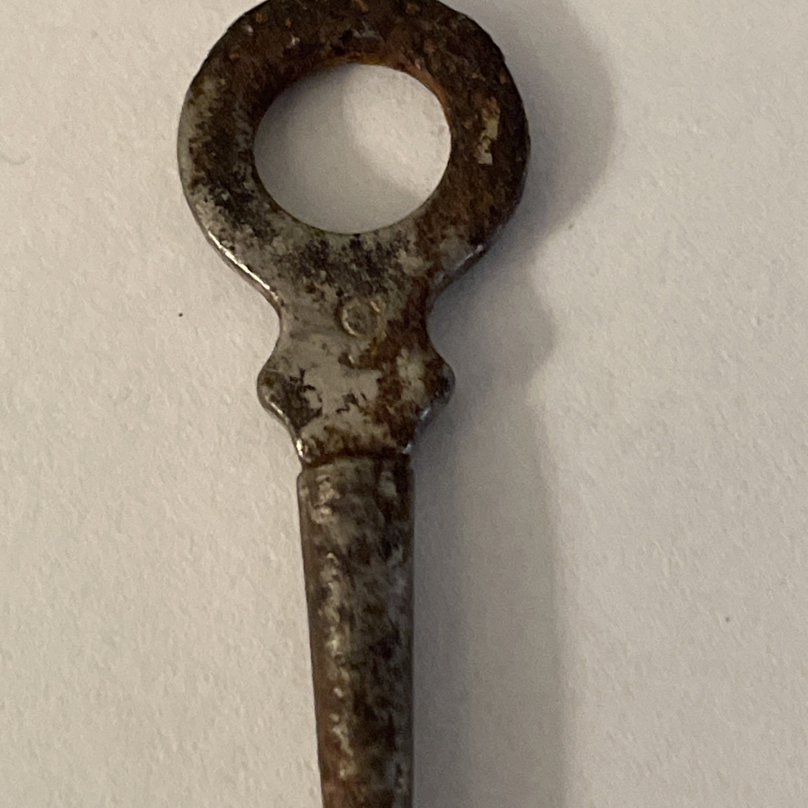 Two Vtg Pocket Watch Keys one is a 9 they other isn’t marked