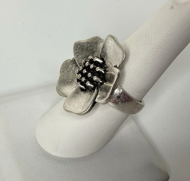 Premier Designs PETALS Flower Ring Size 7 Antique Silver Tone Finish 890