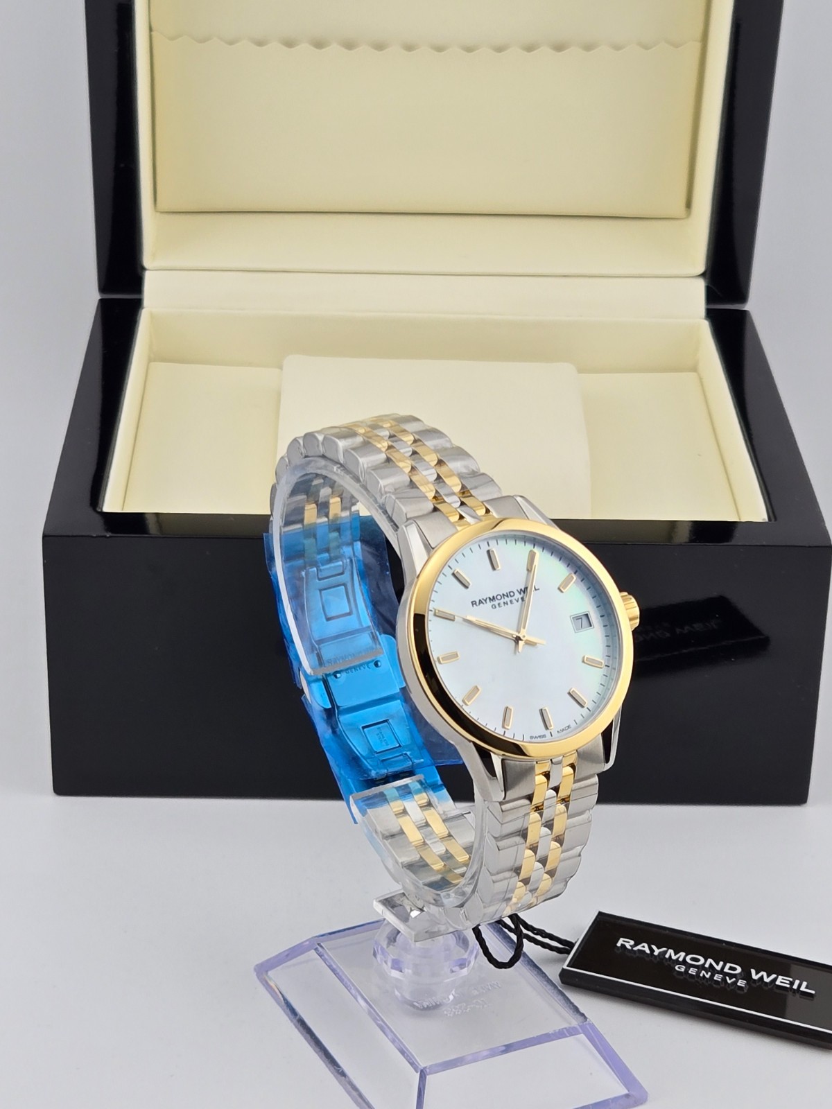 Raymond Weil Freelancer MOP Dial Women’s Watch 5634-STP-97021 ($1375 MSRP)