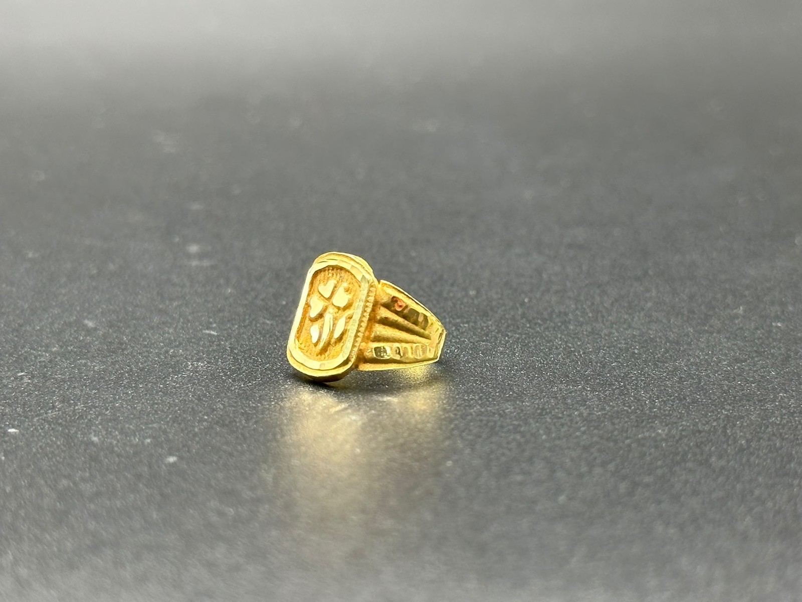 Unisex 22ct Yellow Gold Pattern Ring