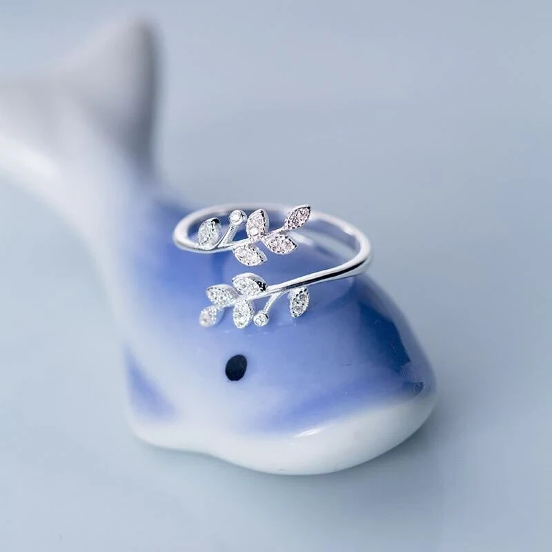 Leaf Branch Design 0.12CT Round Lab-Grown Diamond Women’s 950 Platinum Wrap Ring