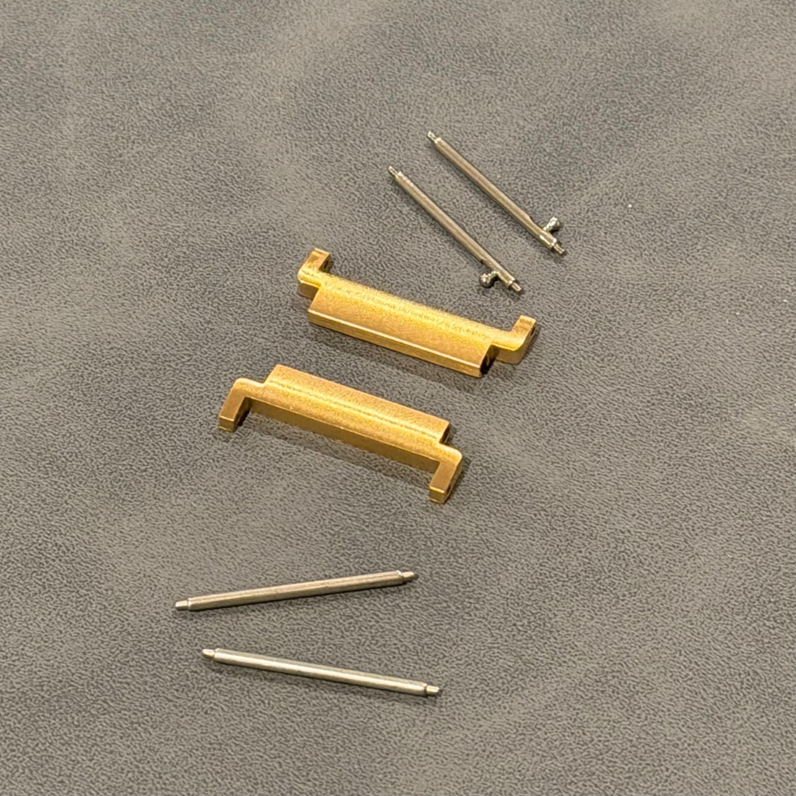 20mm to 22mm Convertors Watch Band Connectors Gold, Silver, Black Strap Adapters