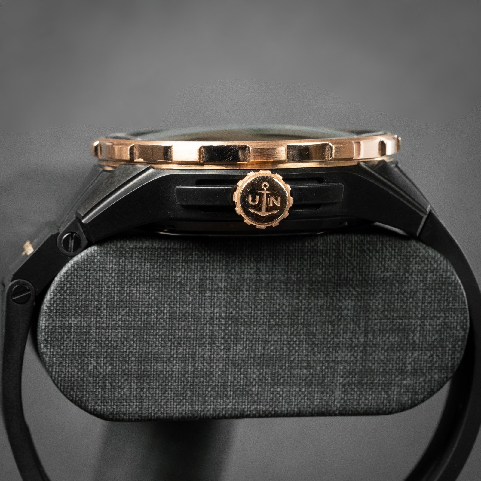 UN Diver 18k Rose Gold and PVD Titanium 300m, Complete Set Excellent Condition