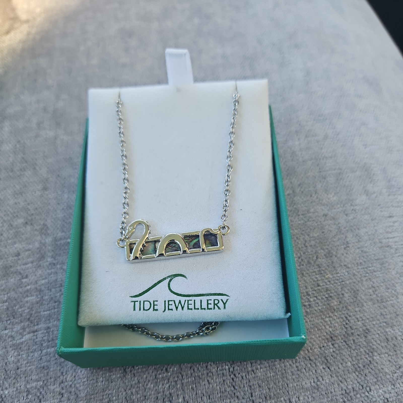 Tide Jewellery Women’s Pua shell Lockness Monster pendant