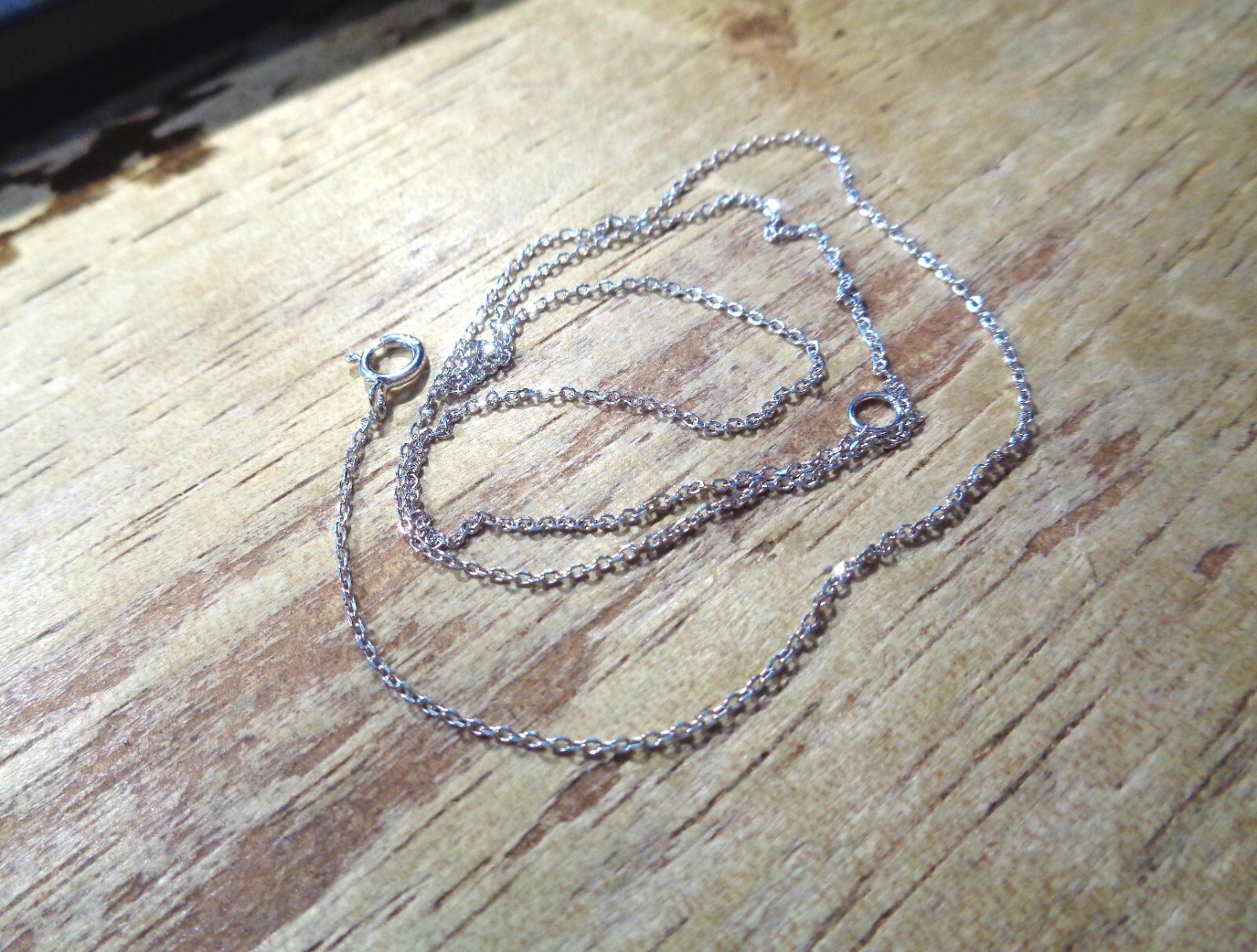 0.8MM PETITE WHITE GOLD-PLATED 925 STERLING SILVER DC ROLO CHAIN NECKLACE 16″