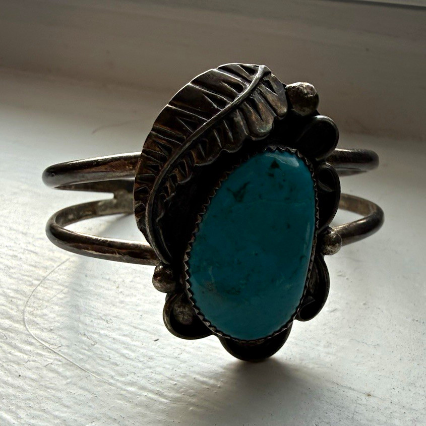 Vintage Native American Sterling Silver Turquoise Cuff Bracelet – Handcrafted Le