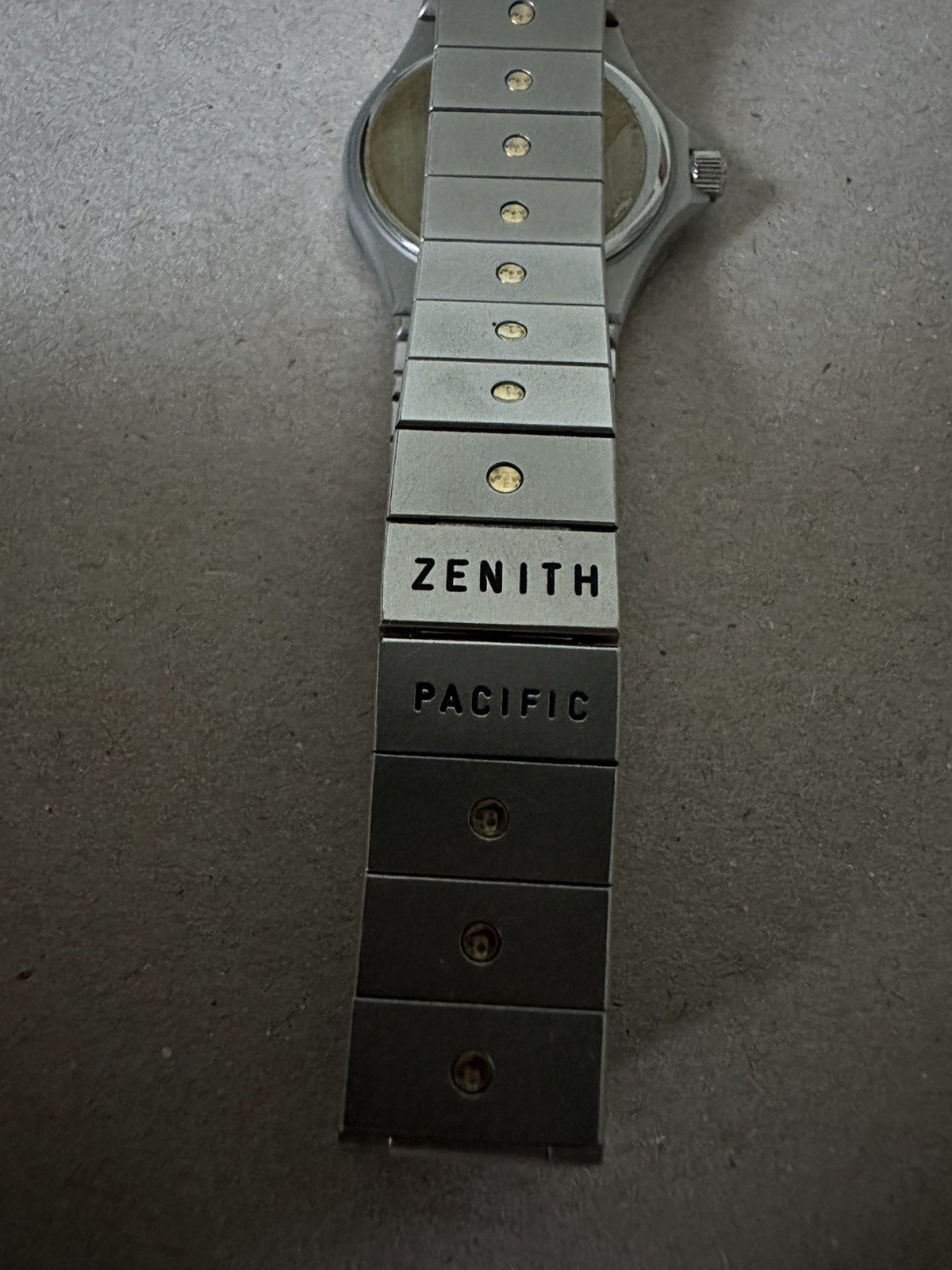 Vintage Zenith Pacific museum lady Quartz ETA 255.441 with box – working