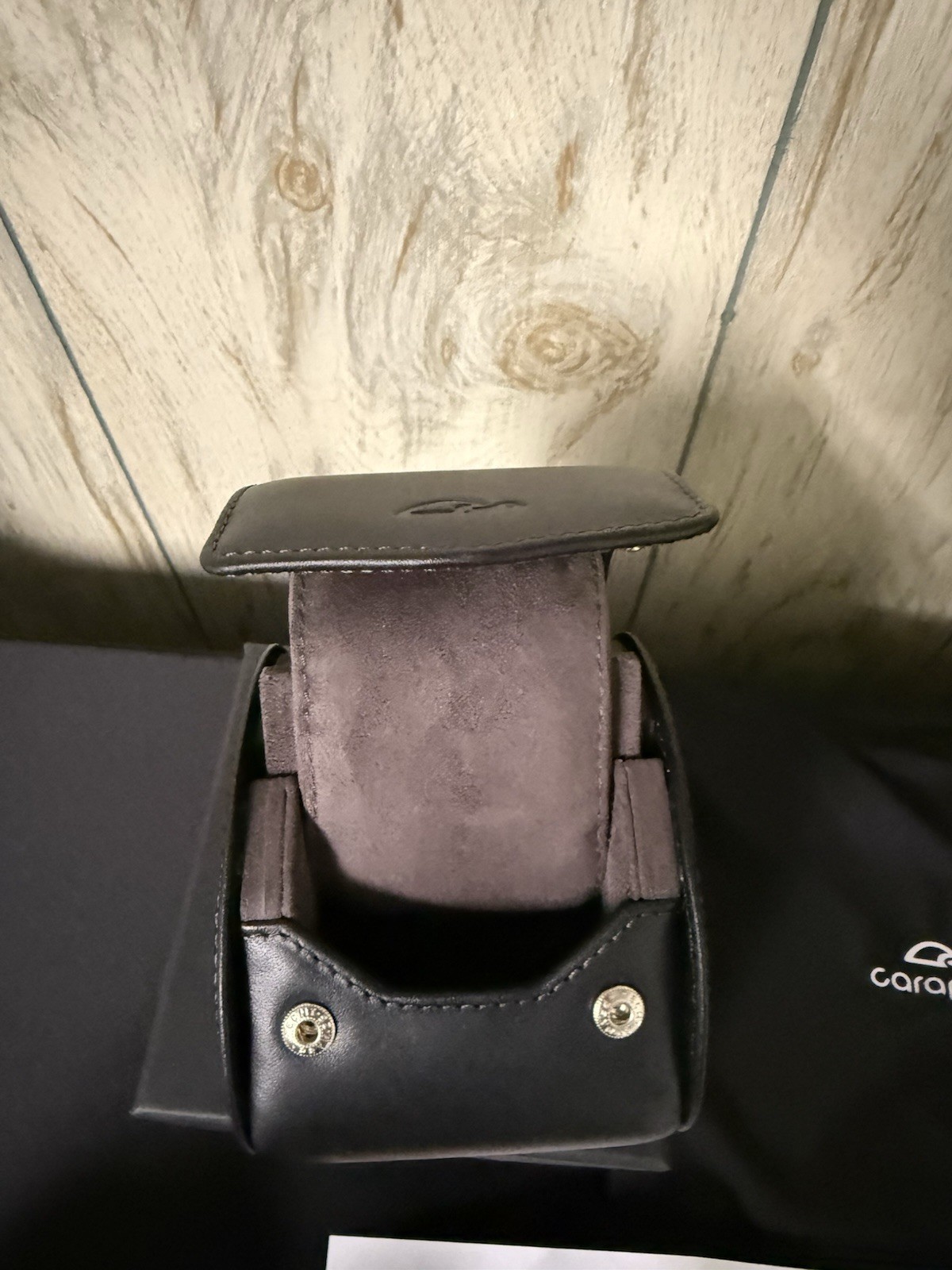 CARAPAZ – TRAVEL & STORAGE LEATHER WATCH BOX FOR 1WATCH – BLACK / ANTHRACITE