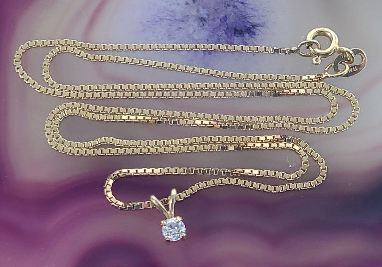 14K Gold Box Chain & Diamond Pendant Necklace – 3.3 grams