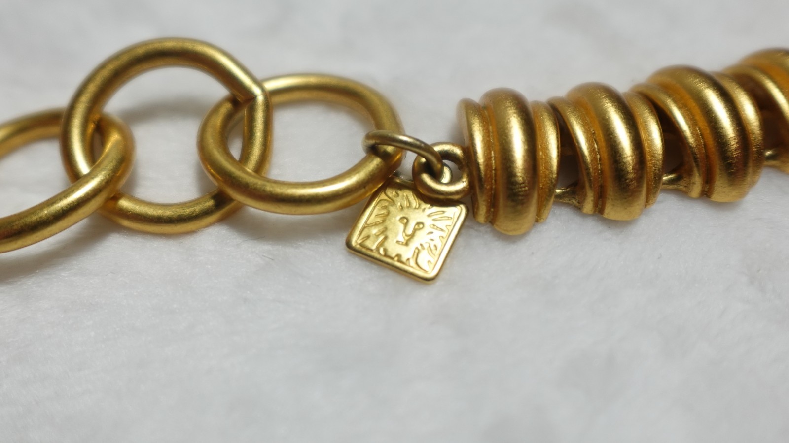 Vintage gold tone Anne Klein necklace 19 1/2 Inch