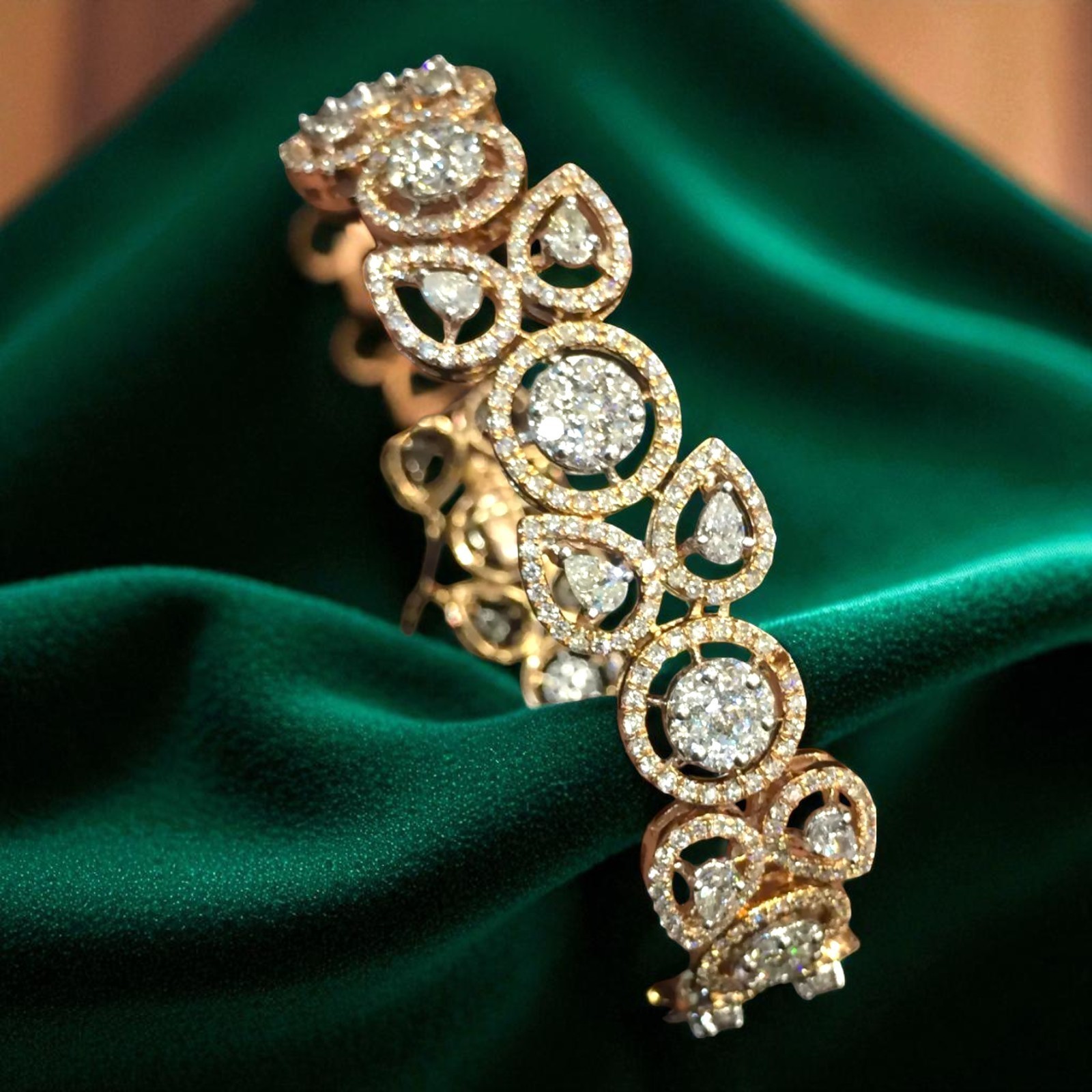 Beautiful 7.83 Cts Round Pear Shape Natural Diamond Statement Bracelet 14K Gold