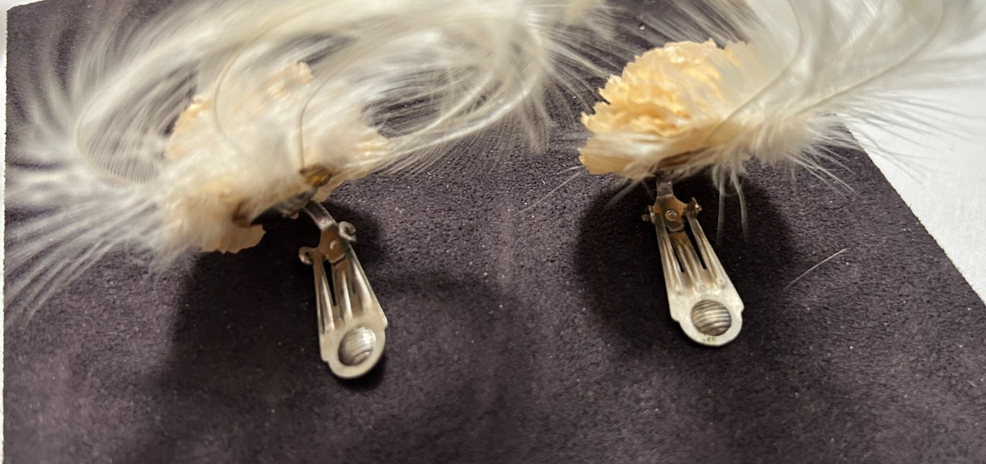 Vintage 1950’s Real Feather Flower Special Occasion Earrings Metal Clip-On VGUC