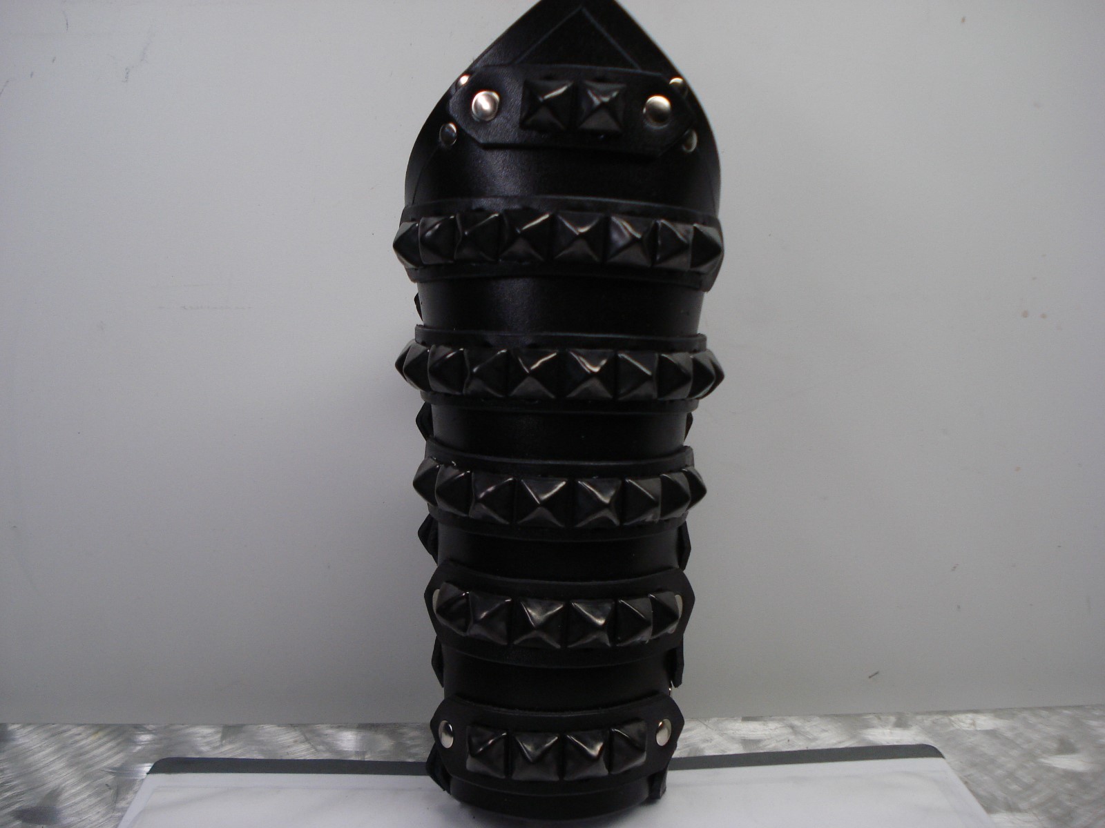 AMON AMARTH.. LEATHER STRAPPED VIKING GAUNTLET.. (MDLG0049)
