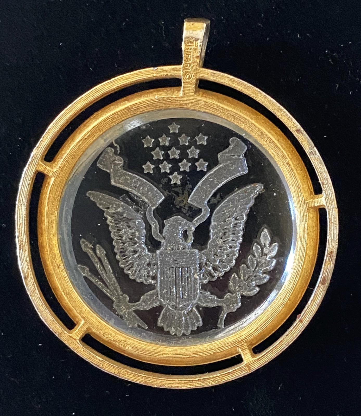 Vtg Crown Trifari Great Seal Eagle Clear Reverse Carved Cameo Pendant Gold Tone