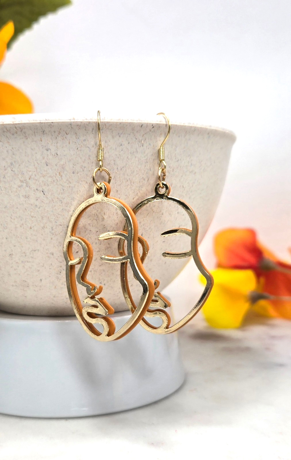 Modern Face Outline Earrings – Artistic Line Art Dangles, Contemporary Jewelry 2
