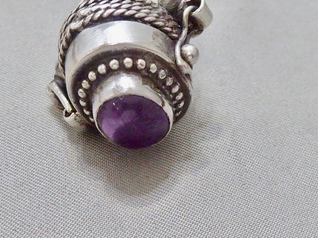 Vintage Taxco Mexico Sterling Silver Amethyst Poison Ring PILL BOX HINGED RING