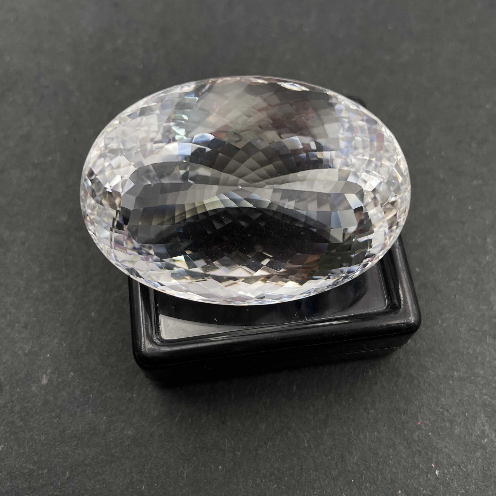 Natural Crystal Quartz Flawless Gemstone Oval Cut 29*39 MM 152 CT