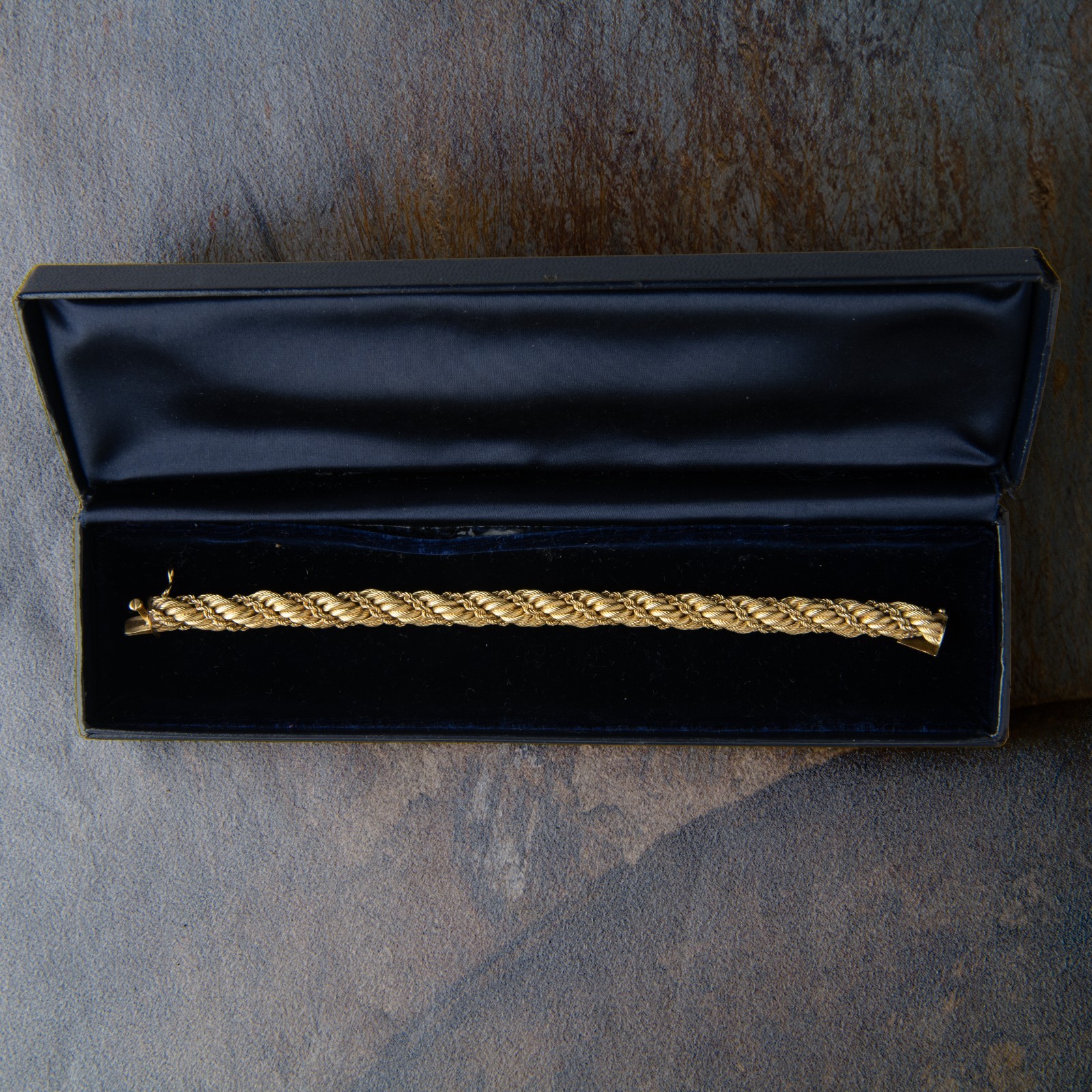 Vintage Tiffany & Co. Twisted Rope 18k Gold Bracelet 8″ Long In Original Box