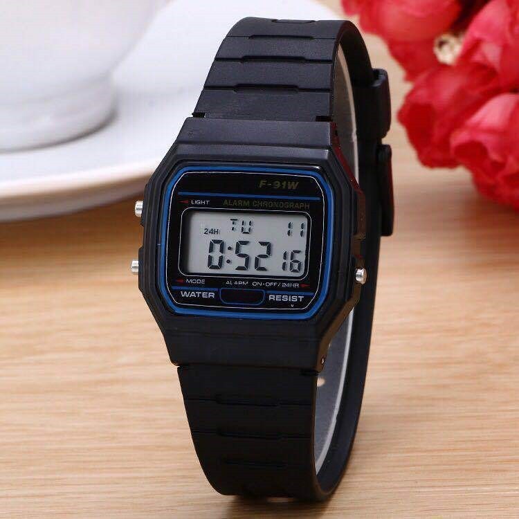 Casio F91W-1 Classic Digital Watch Black Resin Strap Water Resistant Alarm watch