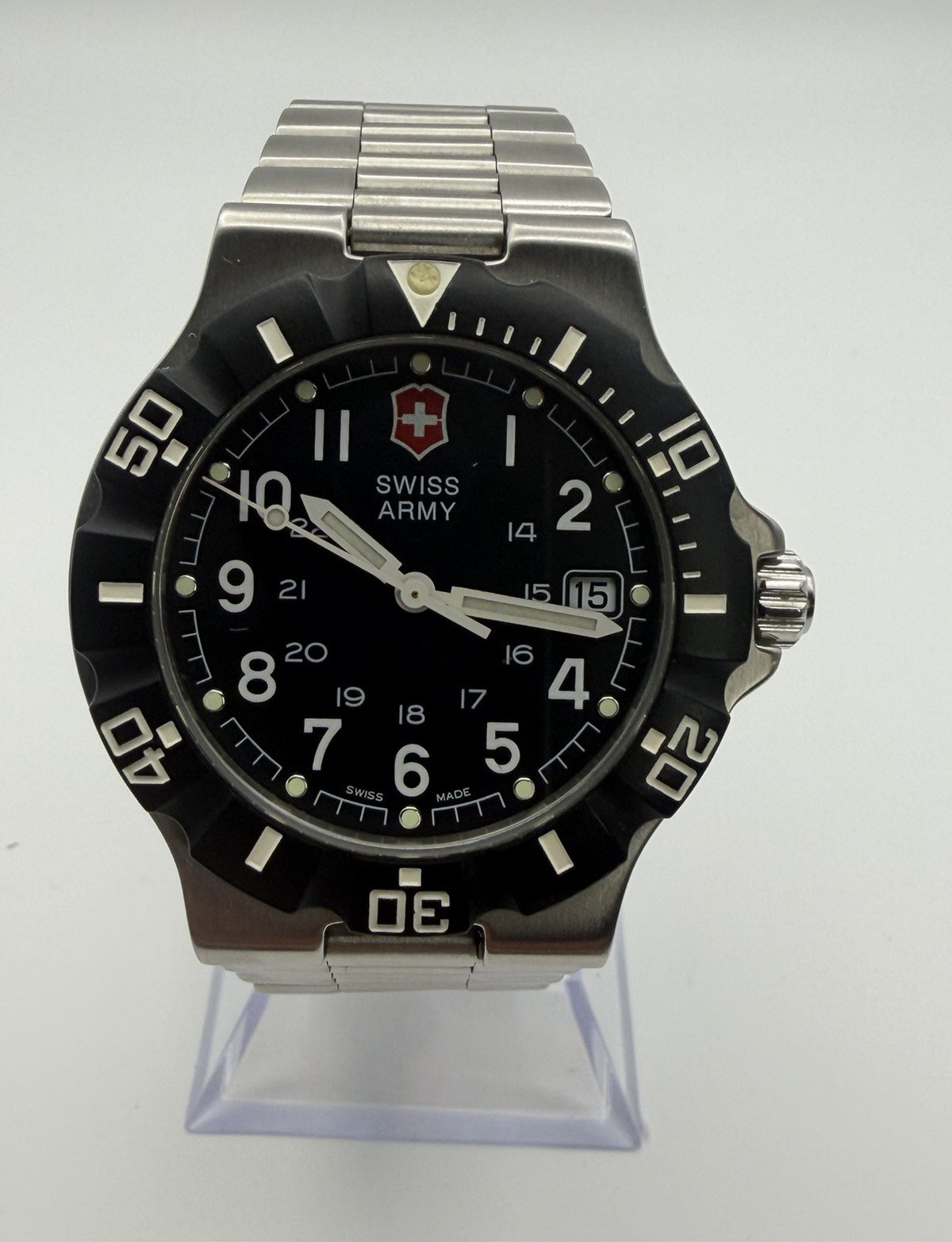 Victorinox Swiss Army Maverick 39mm Quartz Black Dial Watch Box Papers Links