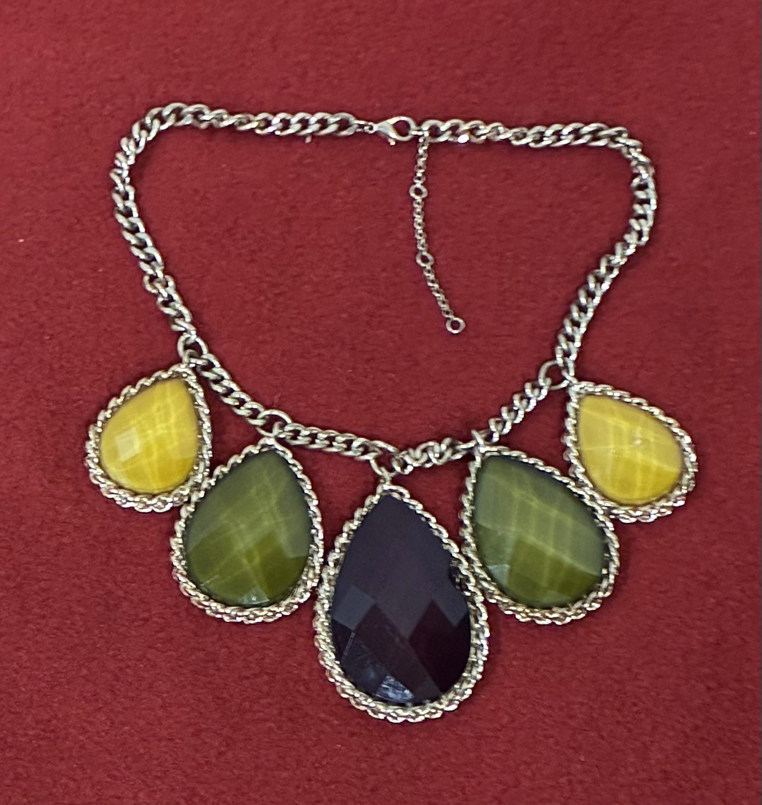 2 NECKLACES 1 Gold Green Plum Colored Teardrop & 1 Green Squares & Gold Chain
