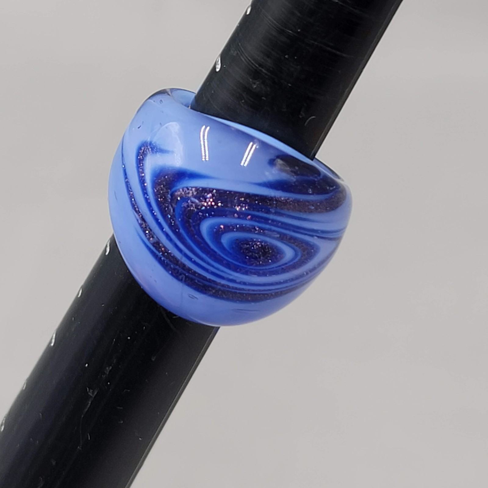 Blue Glass Wrap Cocktail Ring Womens Size 6 Swirl Band Bold
