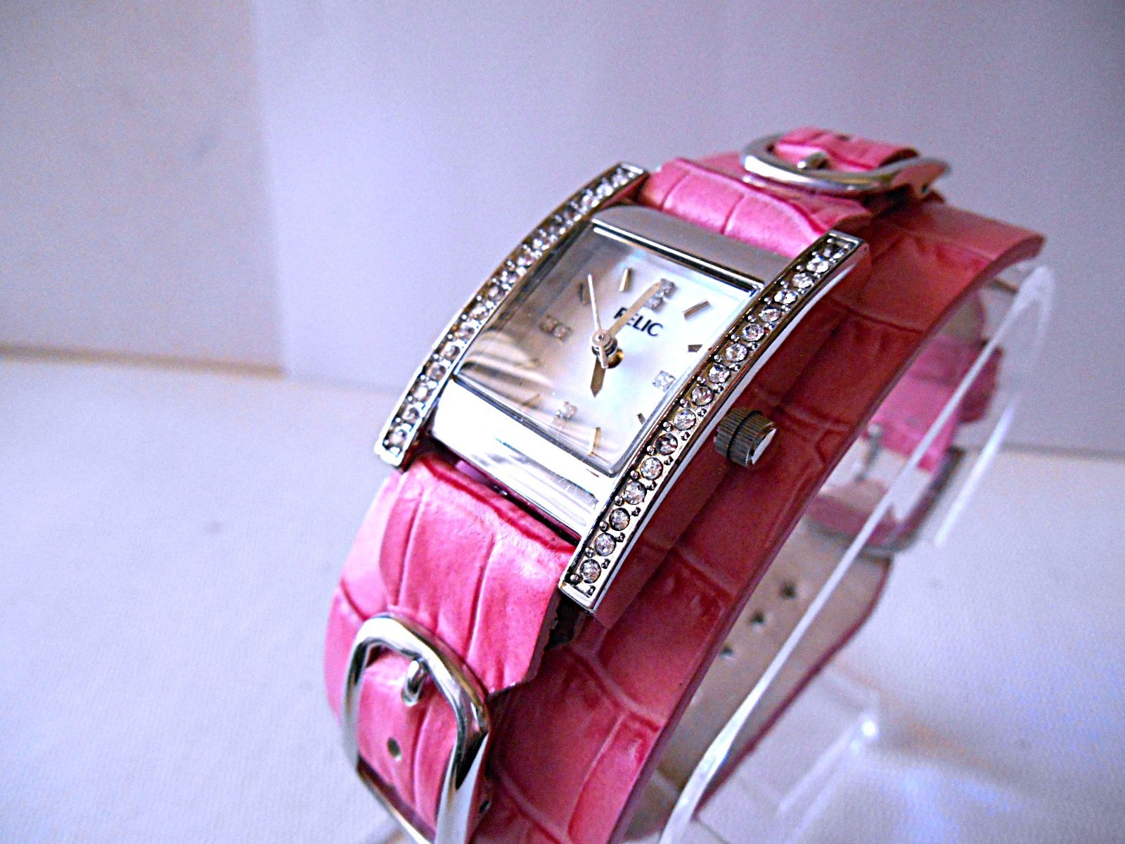 RELIC Silvertone & Pink Band – Rhinetone Bezel Watch – New Battery