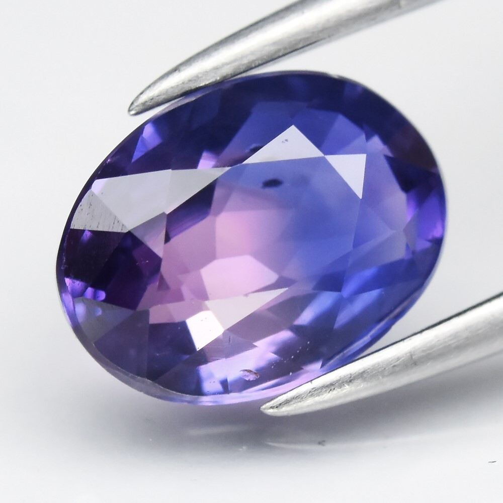 💎 1.30ct VS Oval Natural Tri Color Sapphire – Unheated, Mozambique Gem