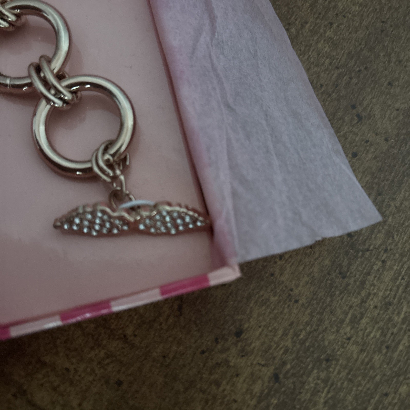 NIB Victoria’s Secret Limited Ed Gold Crystal Angel Wings Link Bracelet GK11