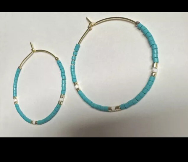 EARRINGS FREE PEOPLE SEED BEADS WHITE Turquoise Gold COLOR Hoop HOOK NWT Hoop