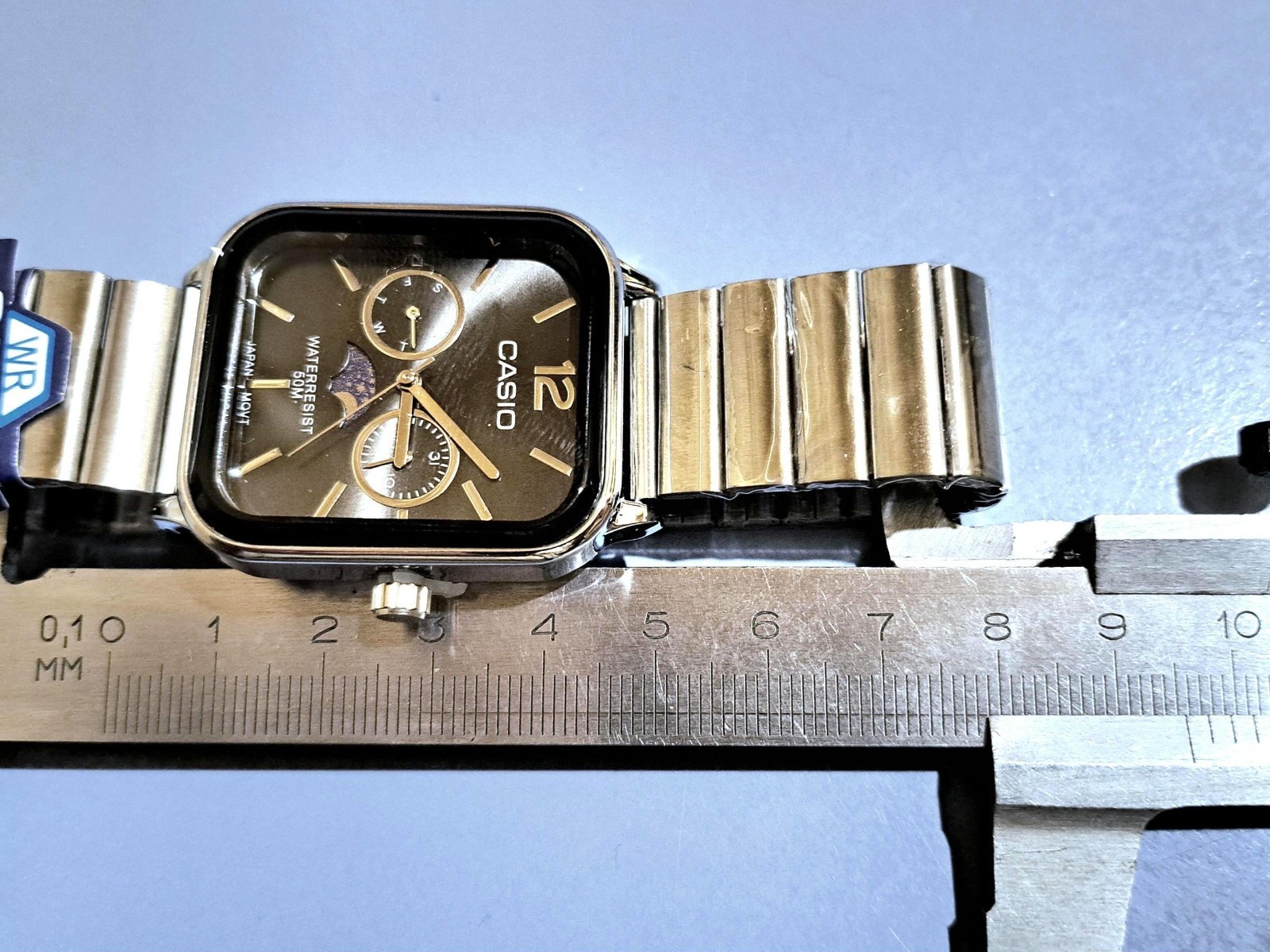 Casio MTP-M305 Analog Quartz Watch with moon phases for Man – Black and Silver